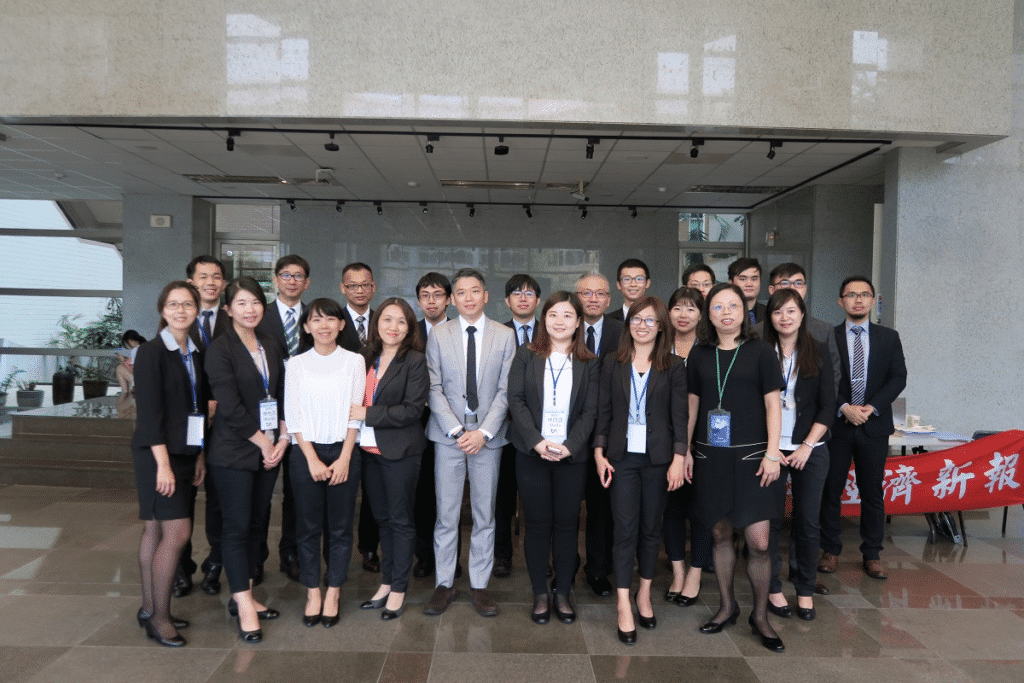 2017 年會暨學術研討會財務工程 X 會計評價 X 金融科技